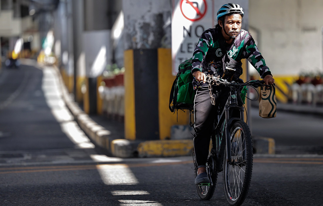 Жители Филиппин используют альтернативный транспорт из-за роста цен на топливо на фоне конфликта на Ближнем Востоке