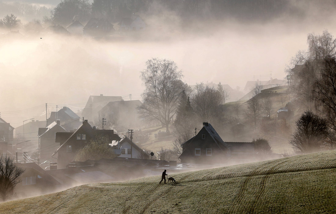 Утренний туман в немецком городе Зиген