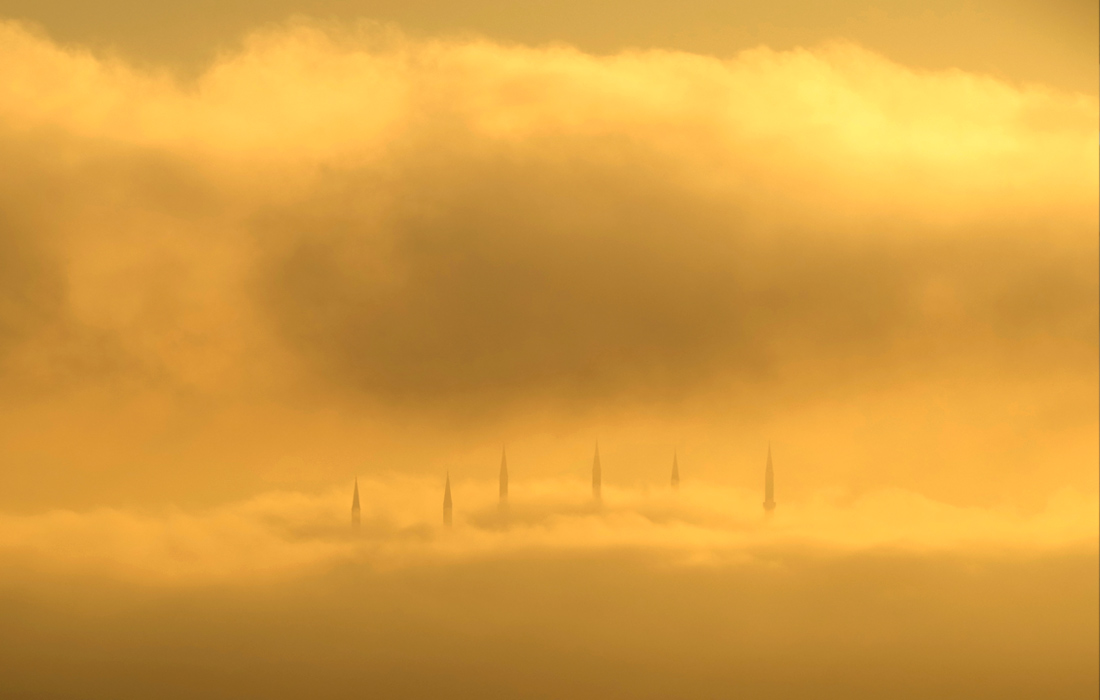 Туманное утро в Стамбуле