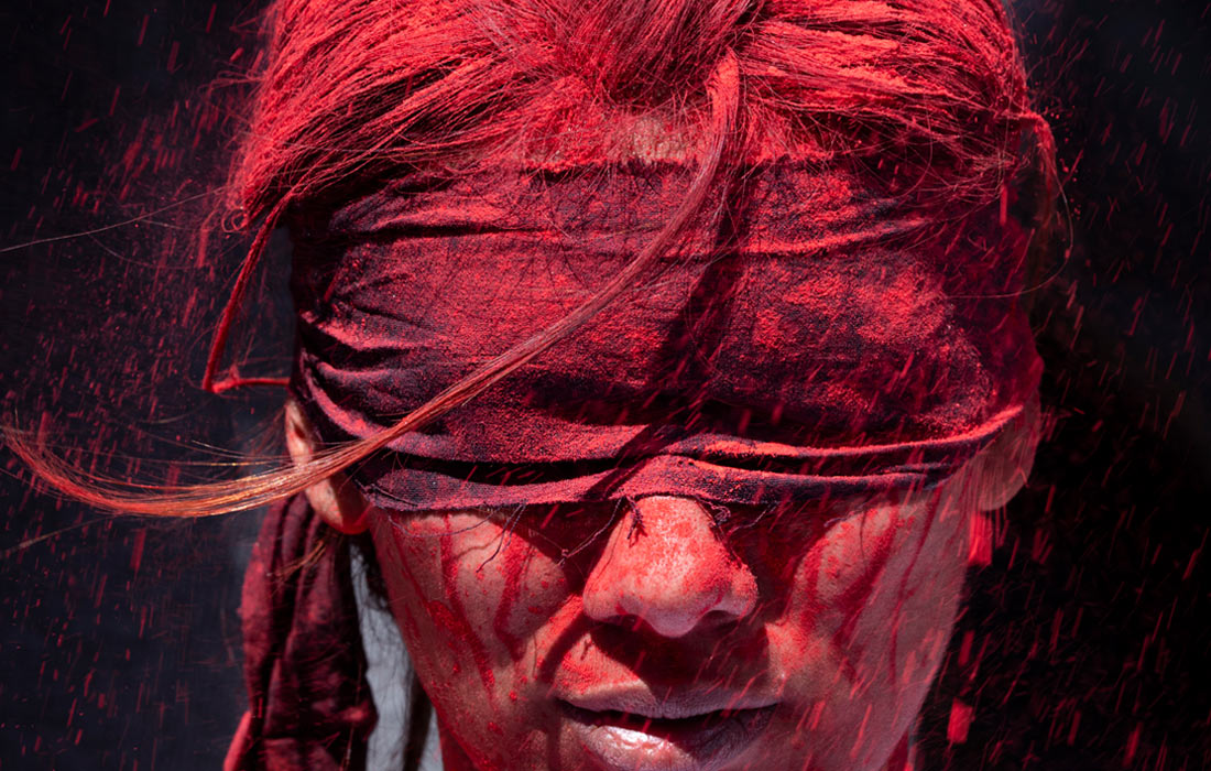 Участница протестов поколения Z в Катманду, Непал