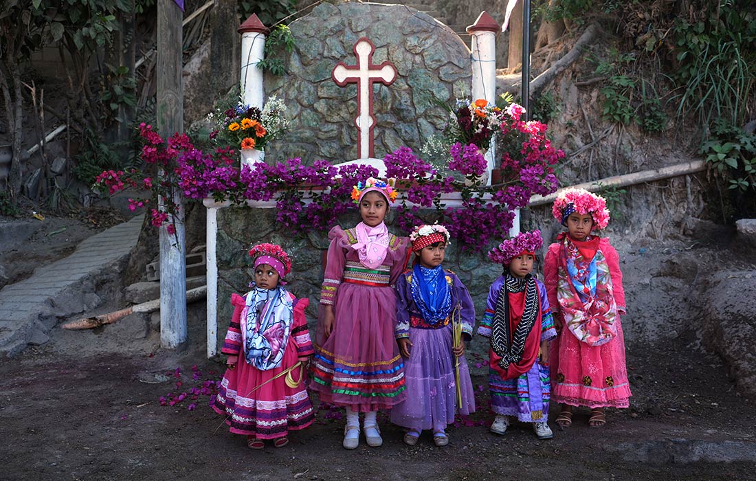 Празднование Вербного воскресенья в Санта-Крус-Чинаутла, Гватемала