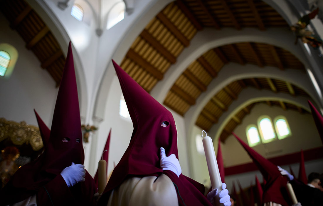 Католическое шествие Страстной недели в Гранаде, Испания