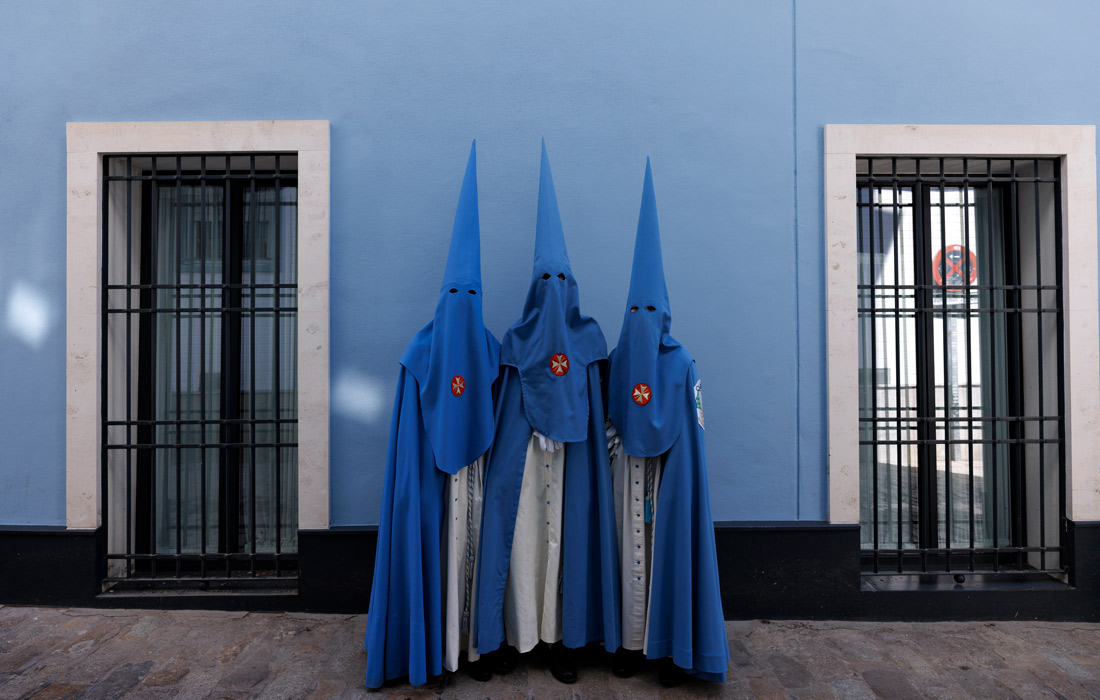 Участники братства San Esteban в Севилье, Испания