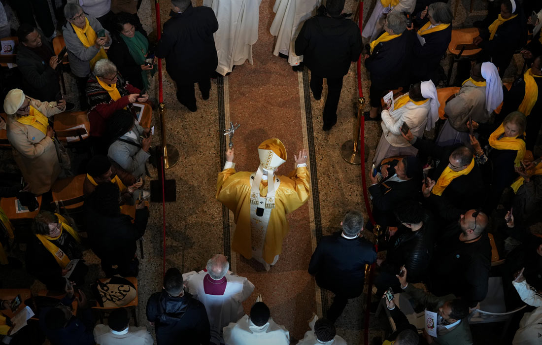 Папа римский Лев XIV во время визита в Алжир