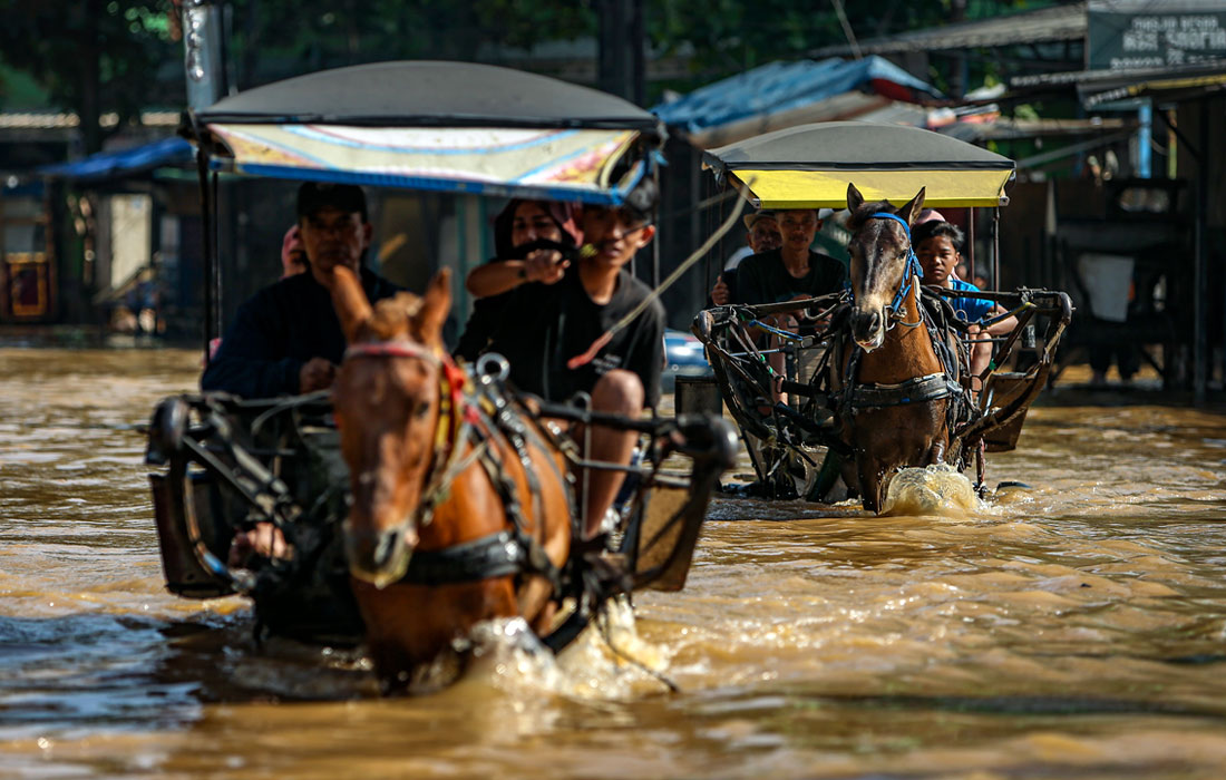 Наводнение из-за сильных дождей на юго-западе Индонезии