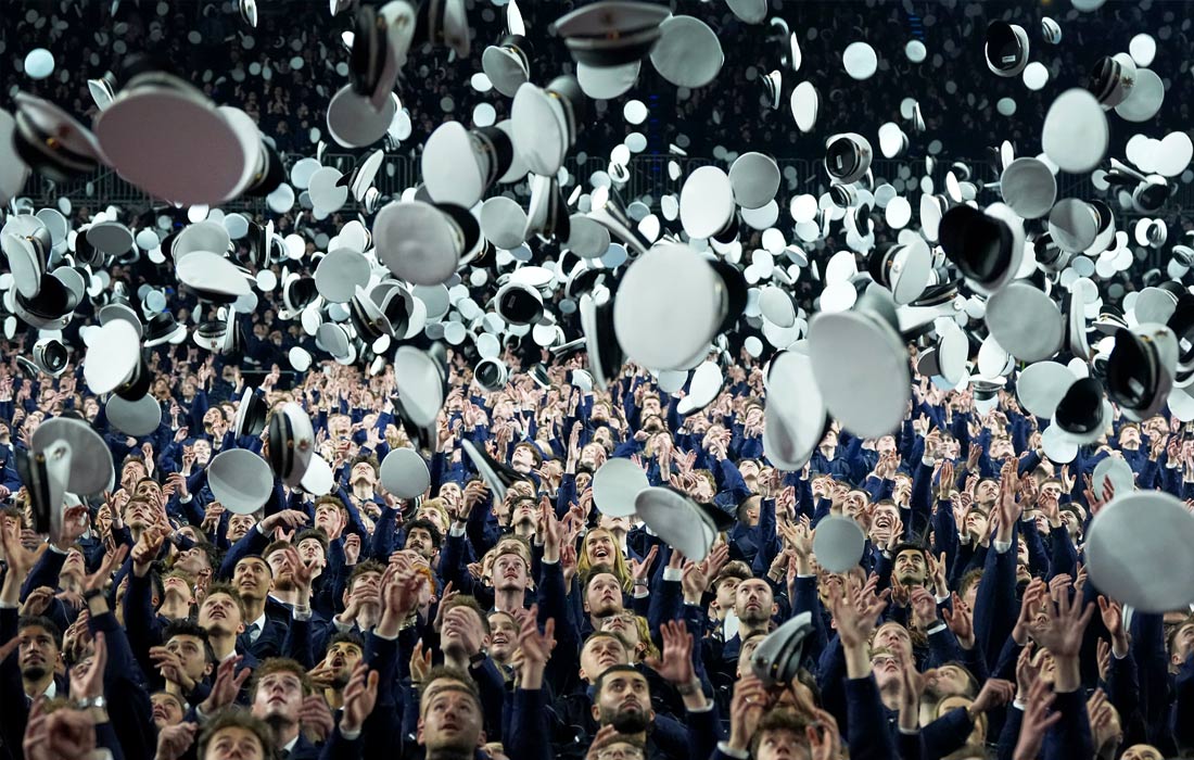 Церемония принятия присяги молодыми полицейскими в Кельне, Германия
