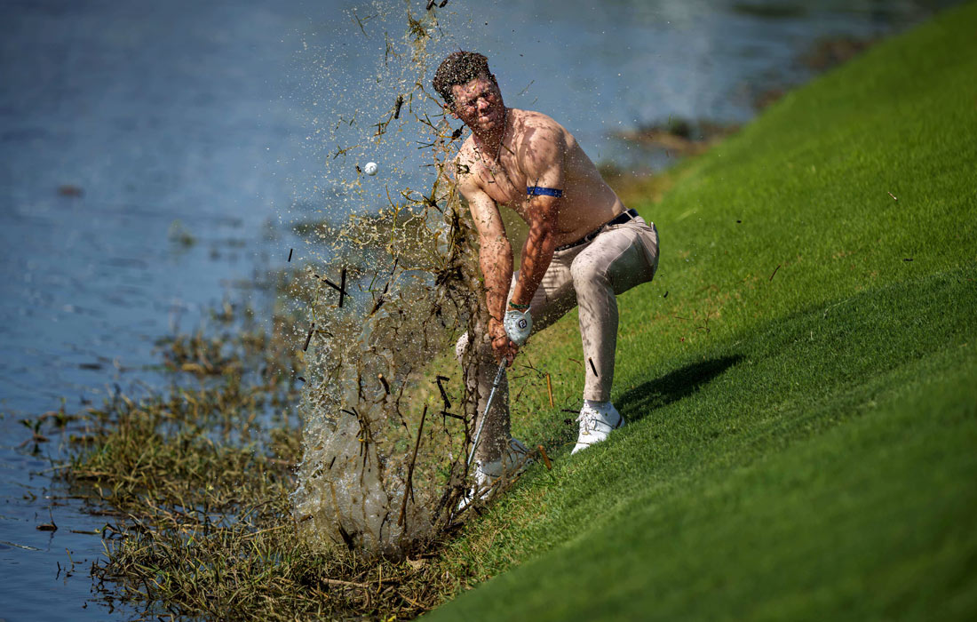 Майкл Бреннан во время первого раунда гольф-турнира Zurich Classic of New Orleans в Авондейле, штат Луизиана, США