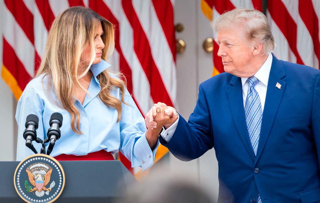 Дональд и Мелания Трамп в Розовом саду Белого дома на мероприятии, посвященном расширению благотворительной инициативы в поддержку приемных детей
