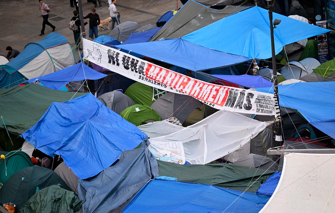 В Мадриде протестующие против жилищного кризиса разбили палаточный лагерь на центральной площади