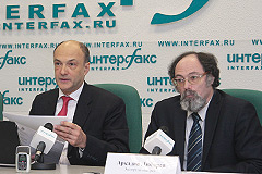 Конституция РФ: пересматривать не нужно, можно уточнять и дополнять