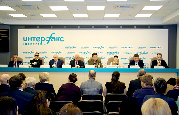 Известные врачи и деятели искусства считают нецелесообразным увольнение директора Центра онкологии им. Блохина Давыдова