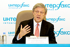 Явлинский озвучил тезисы президентской программы "Дорога в Будущее" и экономического манифеста