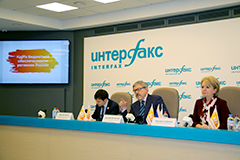 Явлинский предлагает делить бюджетные деньги поровну между центром, регионами и муниципалитетами