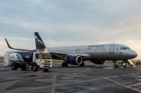 "Газпром нефть" начала заправлять Аэрофлот в Китае