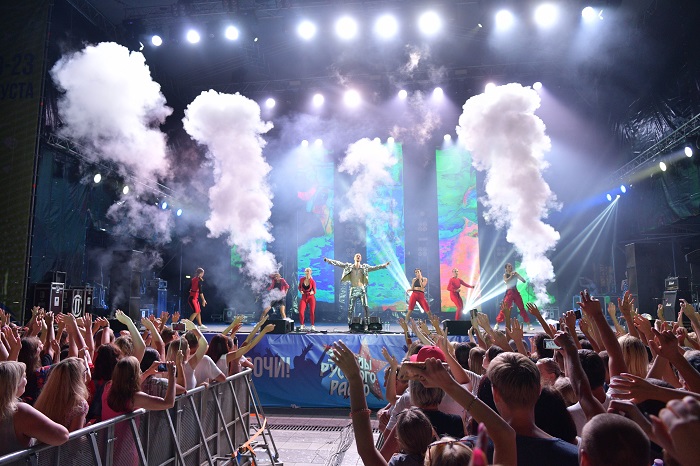 Большой летний фестиваль «Звёзды Русского Радио» в Сочи посетили 250 тысяч человек!