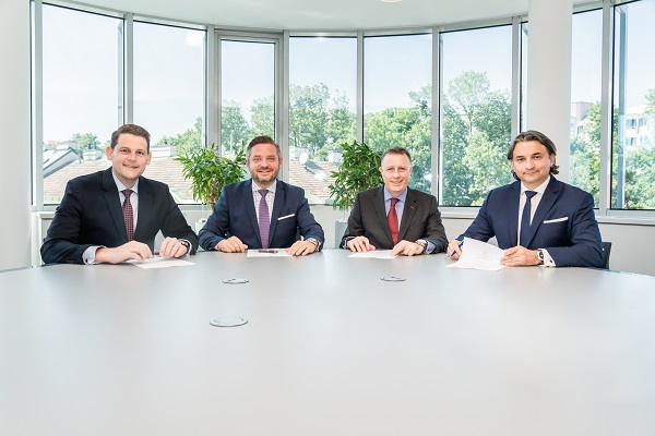 Слева направо: Georg Winter, Friedrich Neubrand, Steve Bonynge, Piotr Cieślak