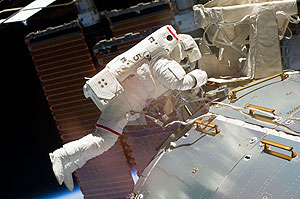 Утечка кислорода в космосе