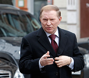Кучма не хочет общаться с Мельниченко