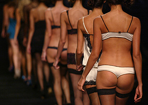 Прерванное дефиле "Дикой Орхидеи"