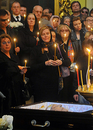 О похоронах достойных и не очень