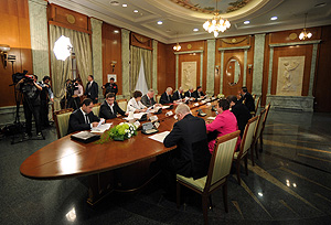 Познать Народный фронт в июне