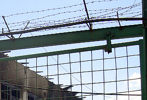 Заключенные потребовали 40 тысяч