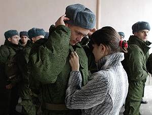 Медведев даст школьникам отсрочки