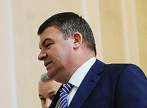 Думская оппозиция недовольна Сердюковым