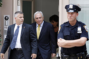 Прокурор Стросс-Кана не бросит