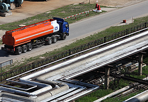 Чем опасен дешевый бензин