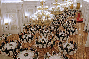 "Почки заячьи верченые, головы щучьи с чесноком"