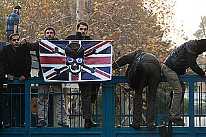 Иран вступил в войну посольств