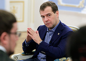 Медведев решит, как подстегнуть рост
