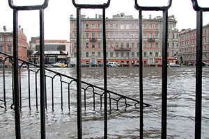 Петербург спасли от наводнения