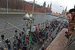 Митинги сдули с рынка почти половину денег