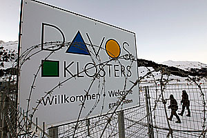 "Смесь всезнайства, гламурного пессимизма, футуризма и сплетен"