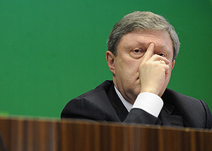 Явлинский думает о суде