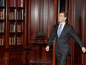 Медведев поговорит с оппозицией