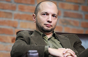 "Наши" vs "Коммерсант": взаимные обвинения