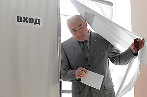 Тибилов победил