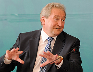 Губернатор ушел по собственному желанию