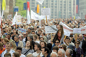 Закон о митингах обсудят в открытую