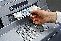 Банки привыкают жить без денег