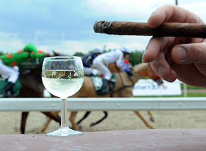 Денег олигархов хватило бы на всех пенсионеров