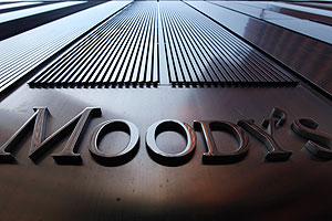 Moody&#39;s понизило банки