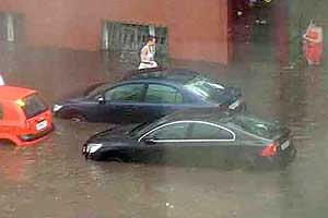 Московские улицы ушли под воду