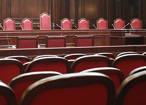 Партизанам не могут найти присяжных