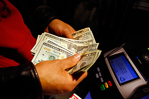 Мировую экономику ждет цунами