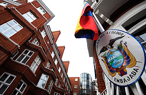 Ассанжа возьмут штурмом