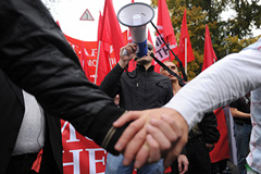 Абрамович занимает Москву для оппозиции